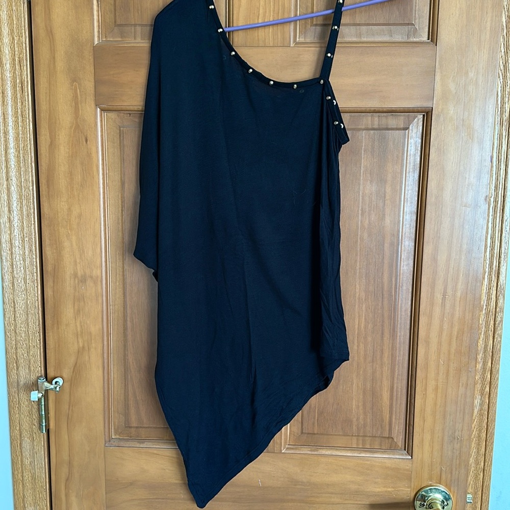 Express cold shoulder top in black with gold embellishments